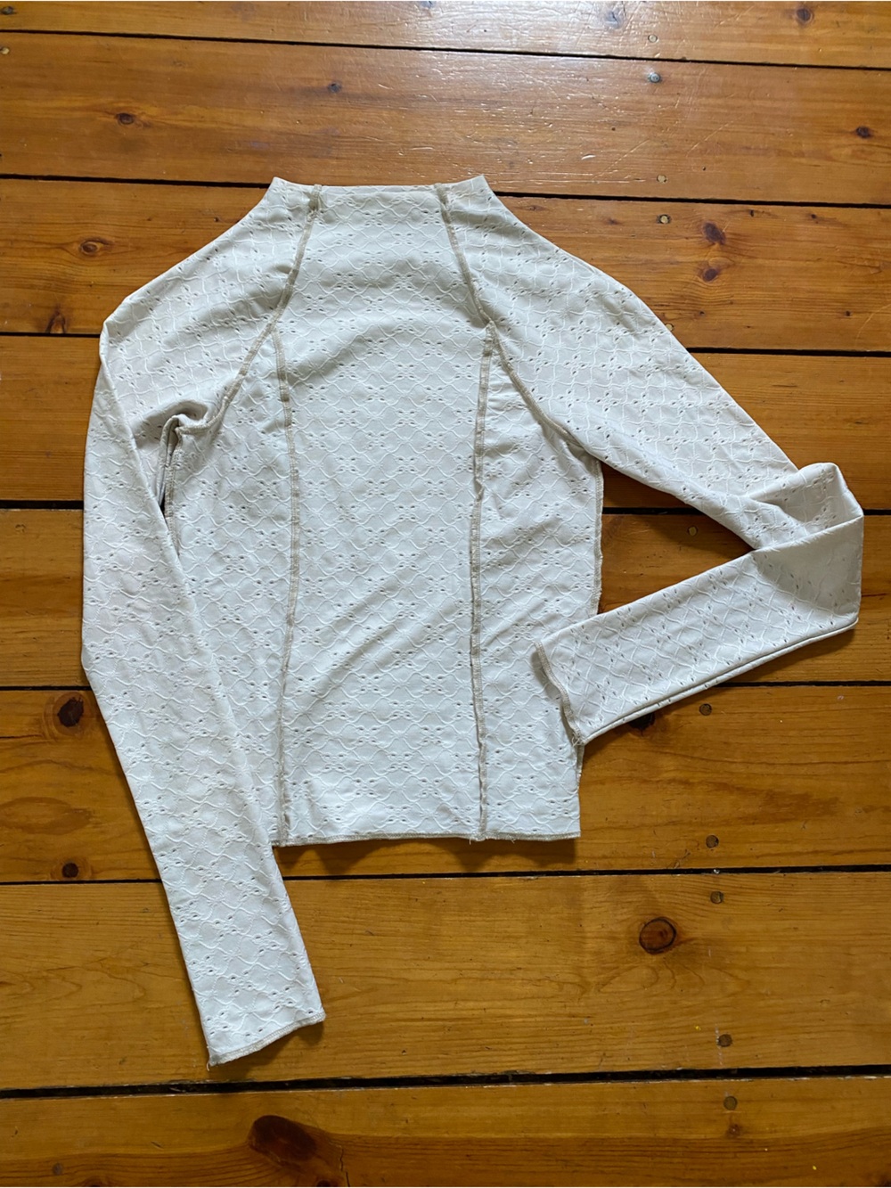 Urban Outfitters Cream Eyelet Long-Sleeve fitted Top size Small